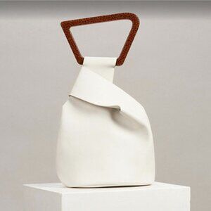 Elegant Cream Handbag with Wooden Handle